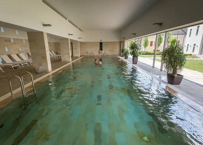 Hotell Erzsebet Nagy Szalloda